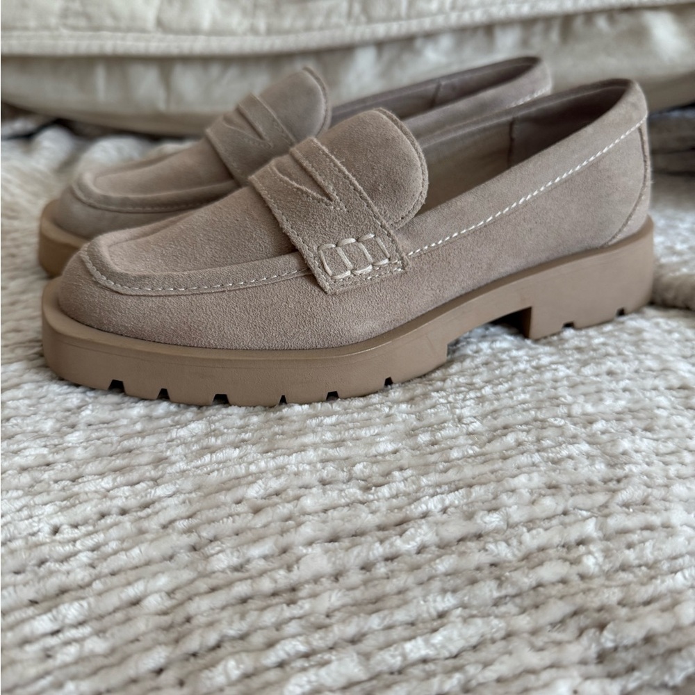 Dolce Vita women’s Cream Suede Loafers